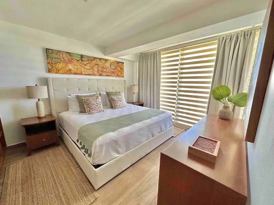 Deluxe Beachfront 4B Villa Cancun Apartment