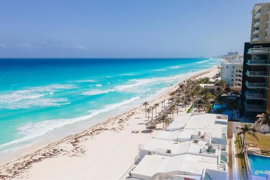 Deluxe Beachfront 4B Villa Cancun Mexico
