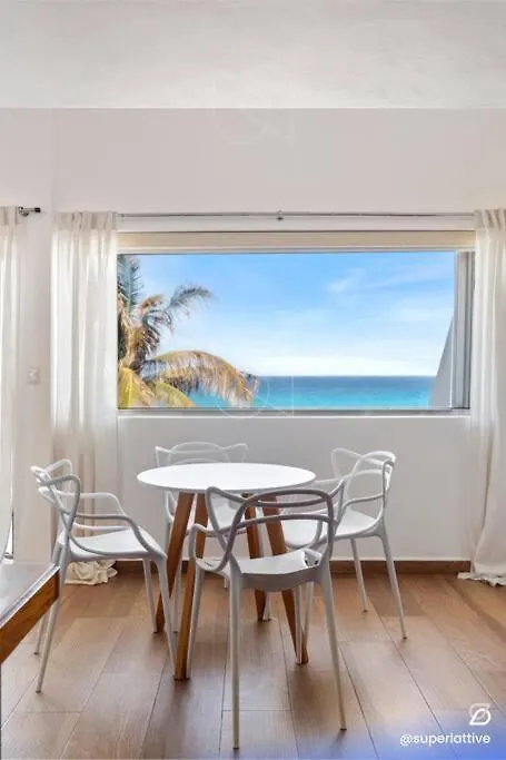 Deluxe Beachfront 4B Villa Cancun Apartment