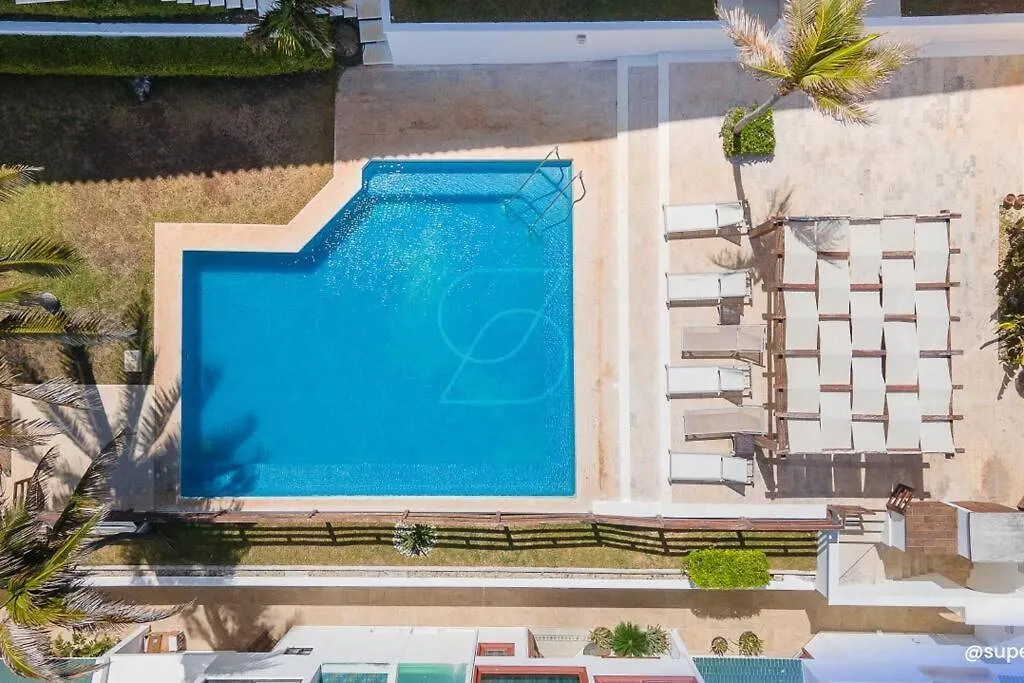 Deluxe Beachfront 4B Villa Cancun Mexico