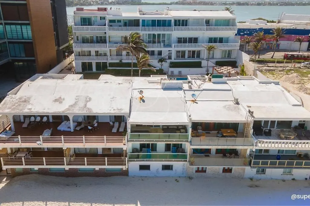Deluxe Beachfront 4B Villa Cancun